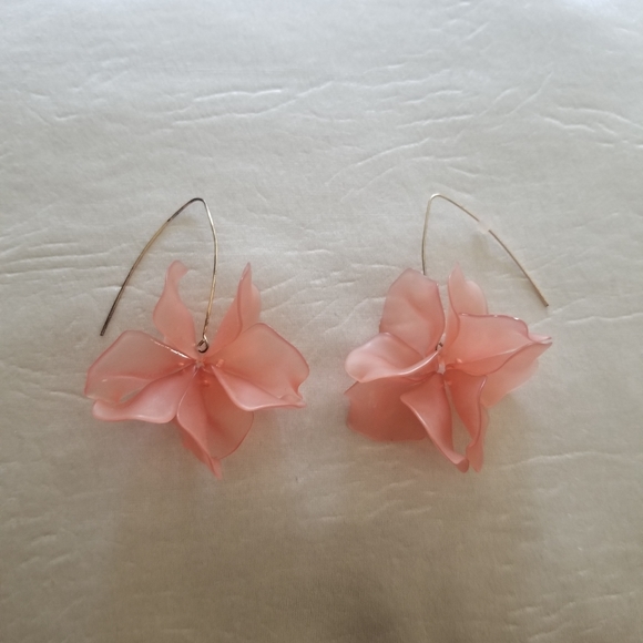 Zara floral blush drop earrings - Picture 2 of 2